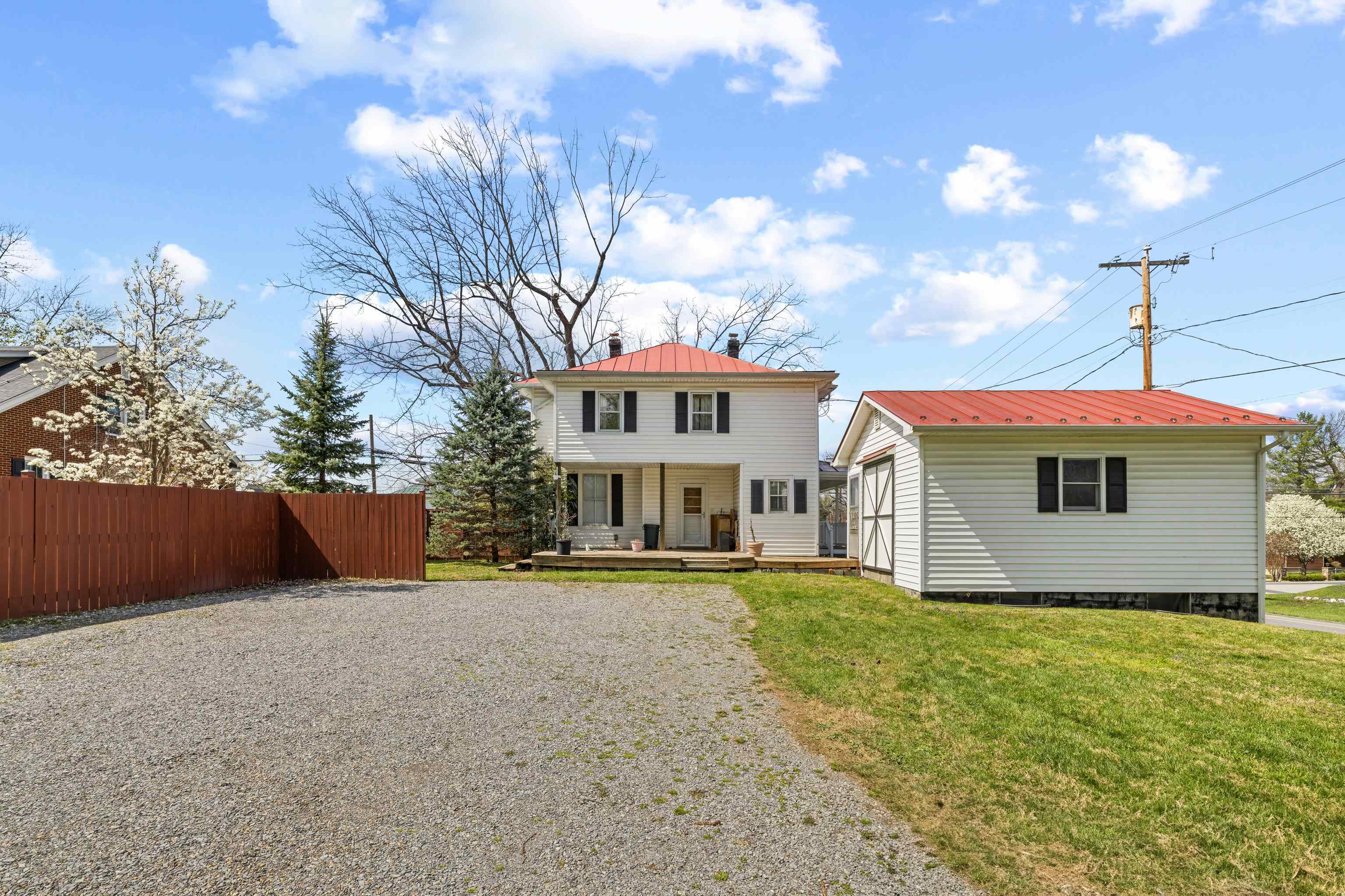 688 FLORENCE AVE, WAYNESBORO, Virginia 22980, 5 Bedrooms Bedrooms, ,2 BathroomsBathrooms,Residential,688 FLORENCE AVE,675323 MLS # 675323