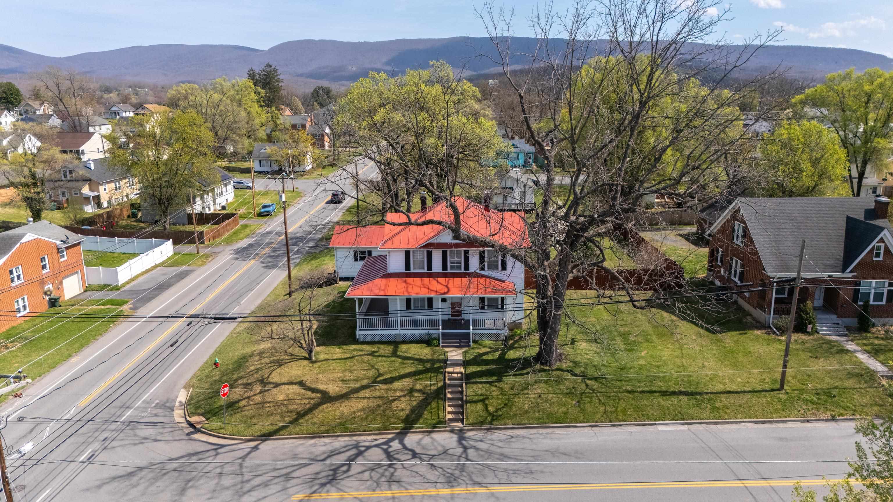 688 FLORENCE AVE, WAYNESBORO, Virginia 22980, 5 Bedrooms Bedrooms, ,2 BathroomsBathrooms,Residential,688 FLORENCE AVE,675323 MLS # 675323