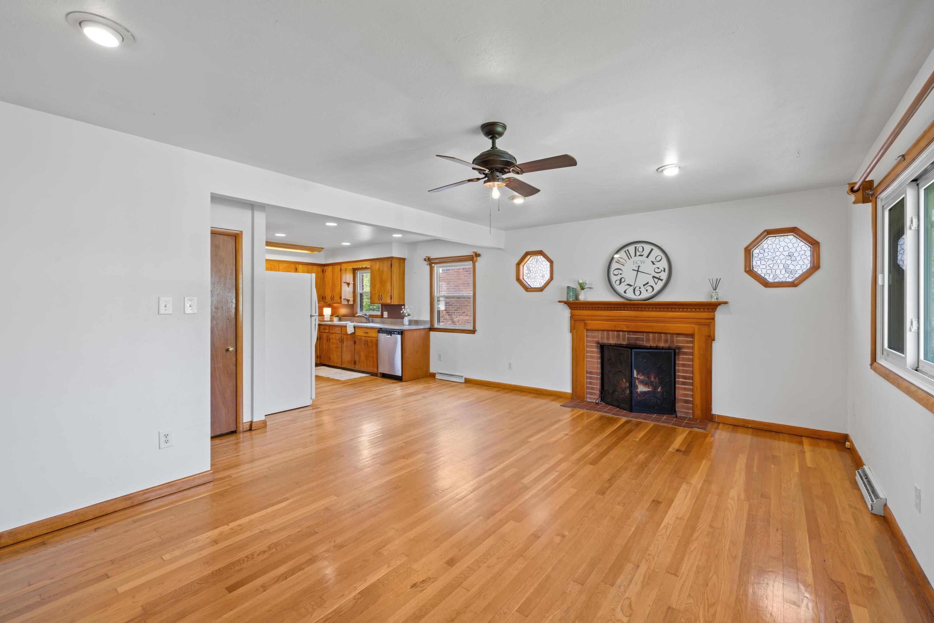 740 SHERWOOD AVE, WAYNESBORO, Virginia 22980, 6 Bedrooms Bedrooms, ,2 BathroomsBathrooms,Residential,740 SHERWOOD AVE,676366 MLS # 676366