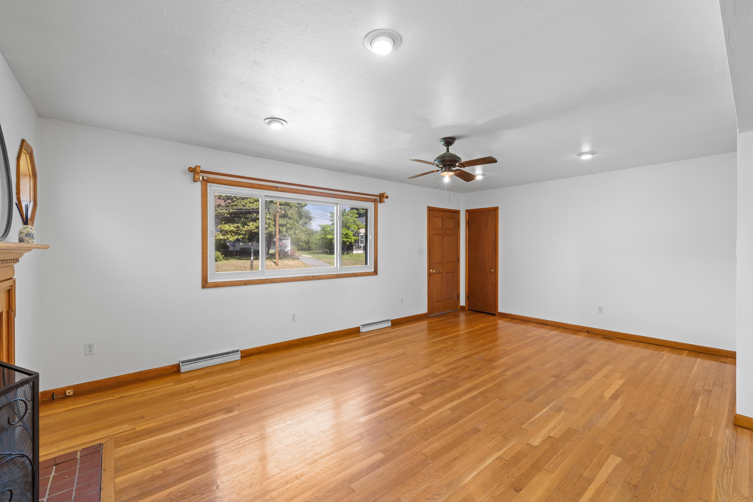 740 SHERWOOD AVE, WAYNESBORO, Virginia 22980, 6 Bedrooms Bedrooms, ,2 BathroomsBathrooms,Residential,740 SHERWOOD AVE,676366 MLS # 676366