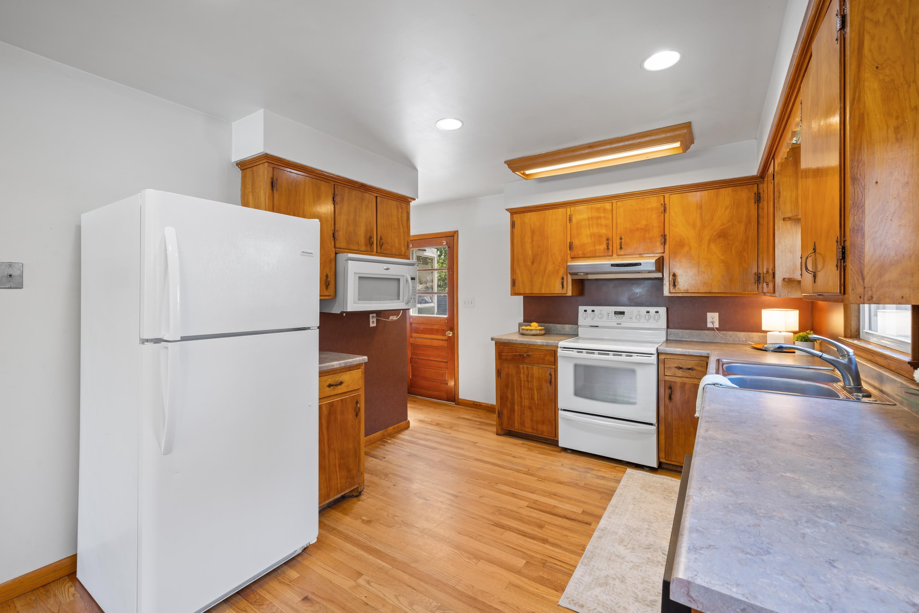 740 SHERWOOD AVE, WAYNESBORO, Virginia 22980, 6 Bedrooms Bedrooms, ,2 BathroomsBathrooms,Residential,740 SHERWOOD AVE,676366 MLS # 676366