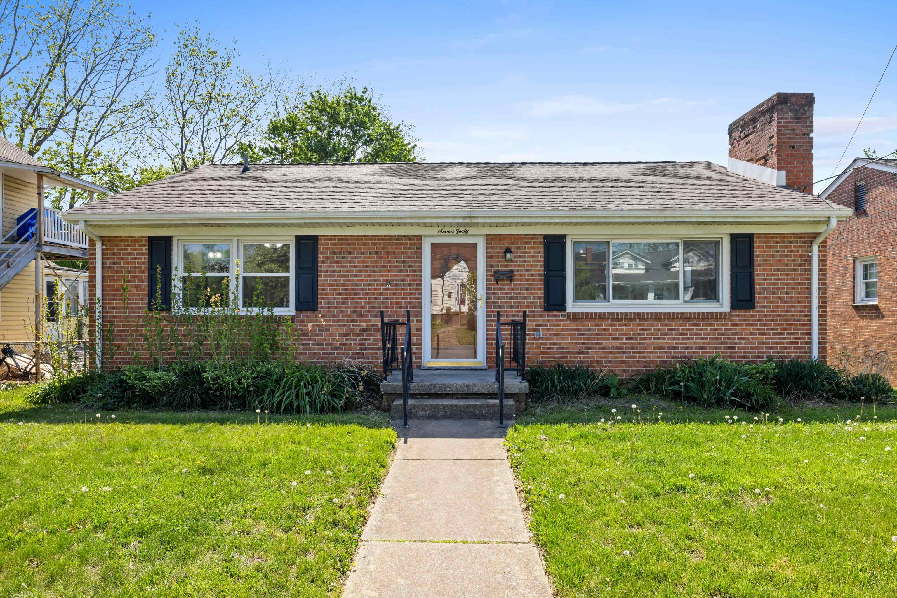 740 SHERWOOD AVE, WAYNESBORO, Virginia 22980, 6 Bedrooms Bedrooms, ,2 BathroomsBathrooms,Residential,740 SHERWOOD AVE,676366 MLS # 676366