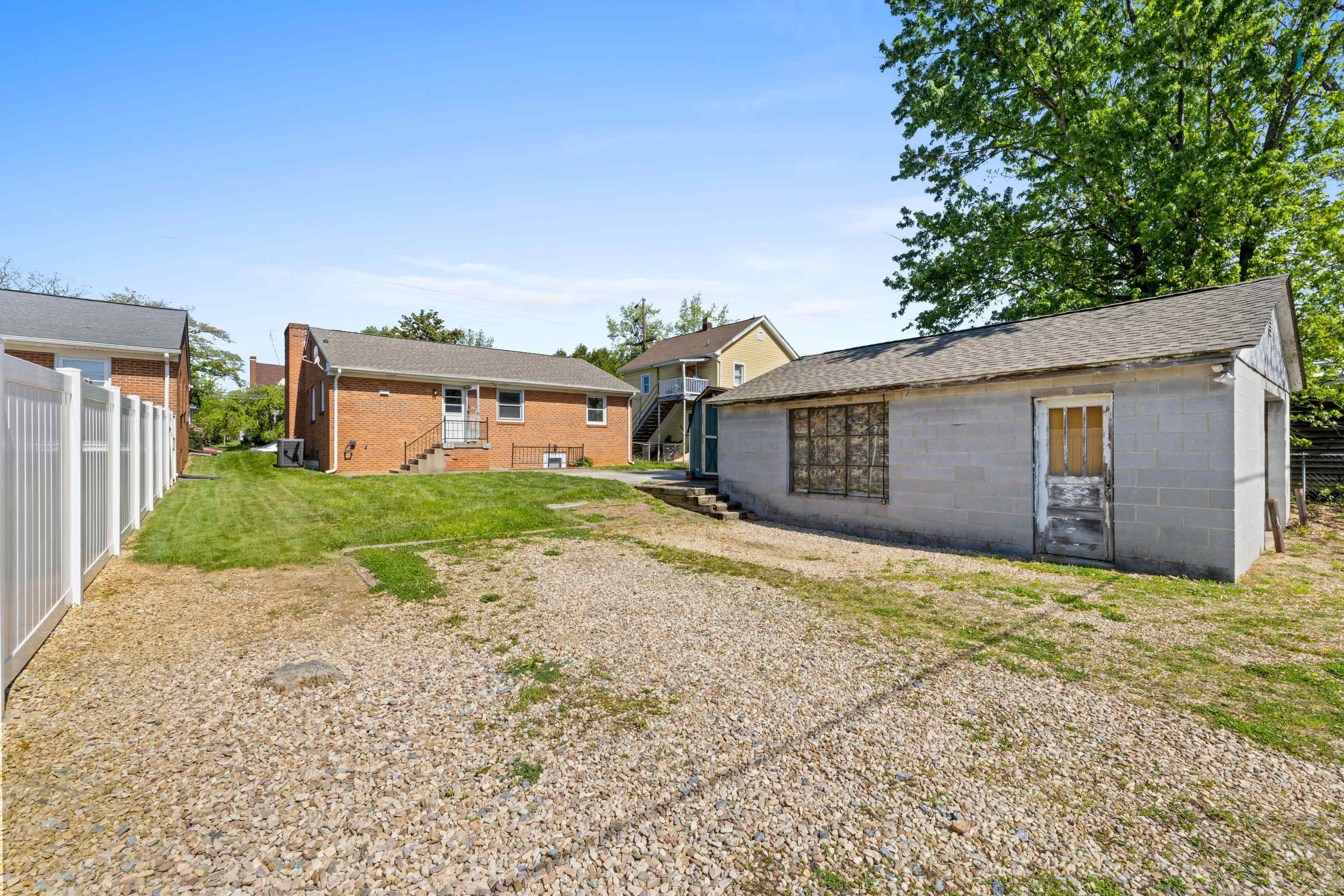 740 SHERWOOD AVE, WAYNESBORO, Virginia 22980, 6 Bedrooms Bedrooms, ,2 BathroomsBathrooms,Residential,740 SHERWOOD AVE,676366 MLS # 676366