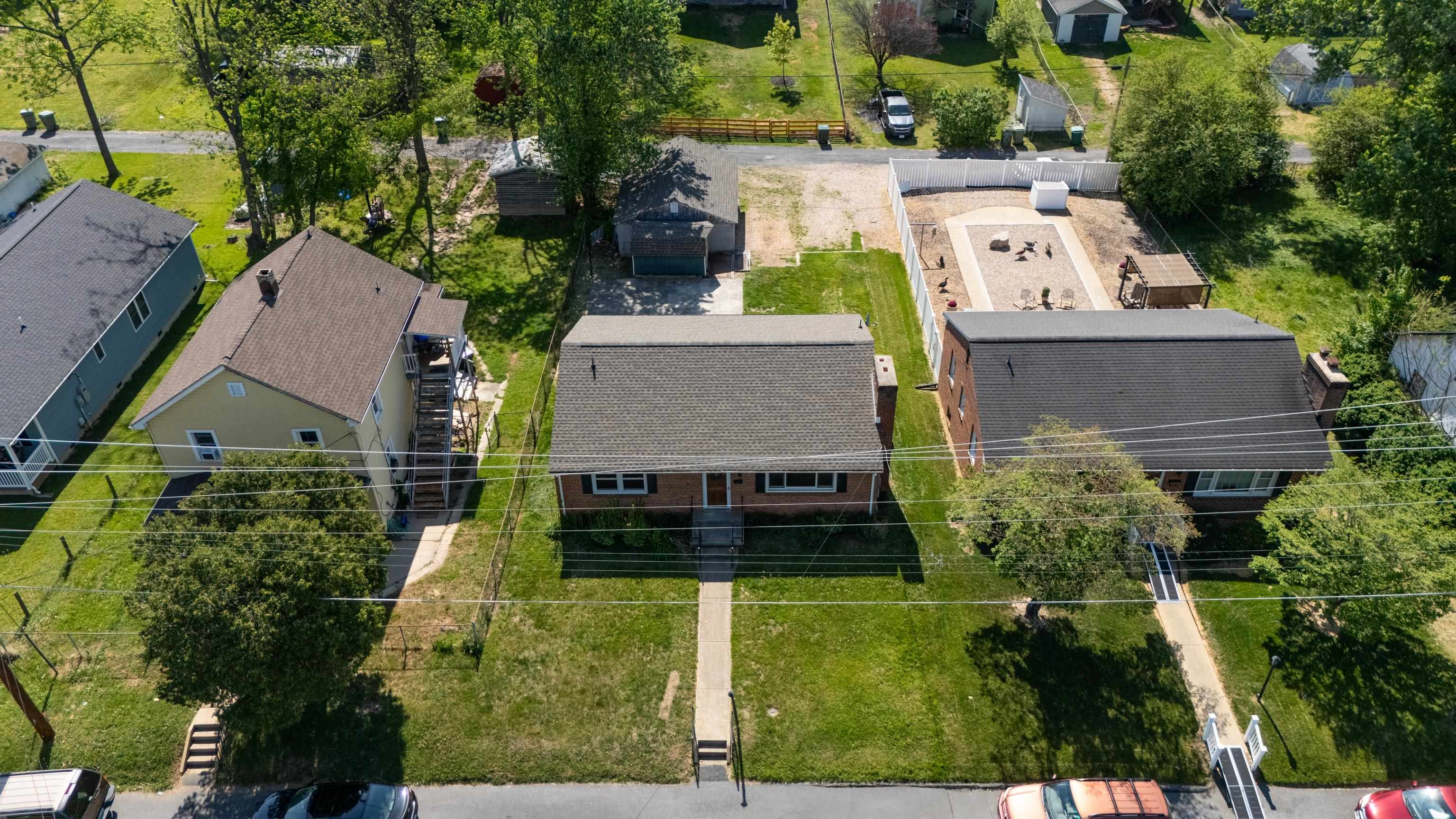 740 SHERWOOD AVE, WAYNESBORO, Virginia 22980, 6 Bedrooms Bedrooms, ,2 BathroomsBathrooms,Residential,740 SHERWOOD AVE,676366 MLS # 676366