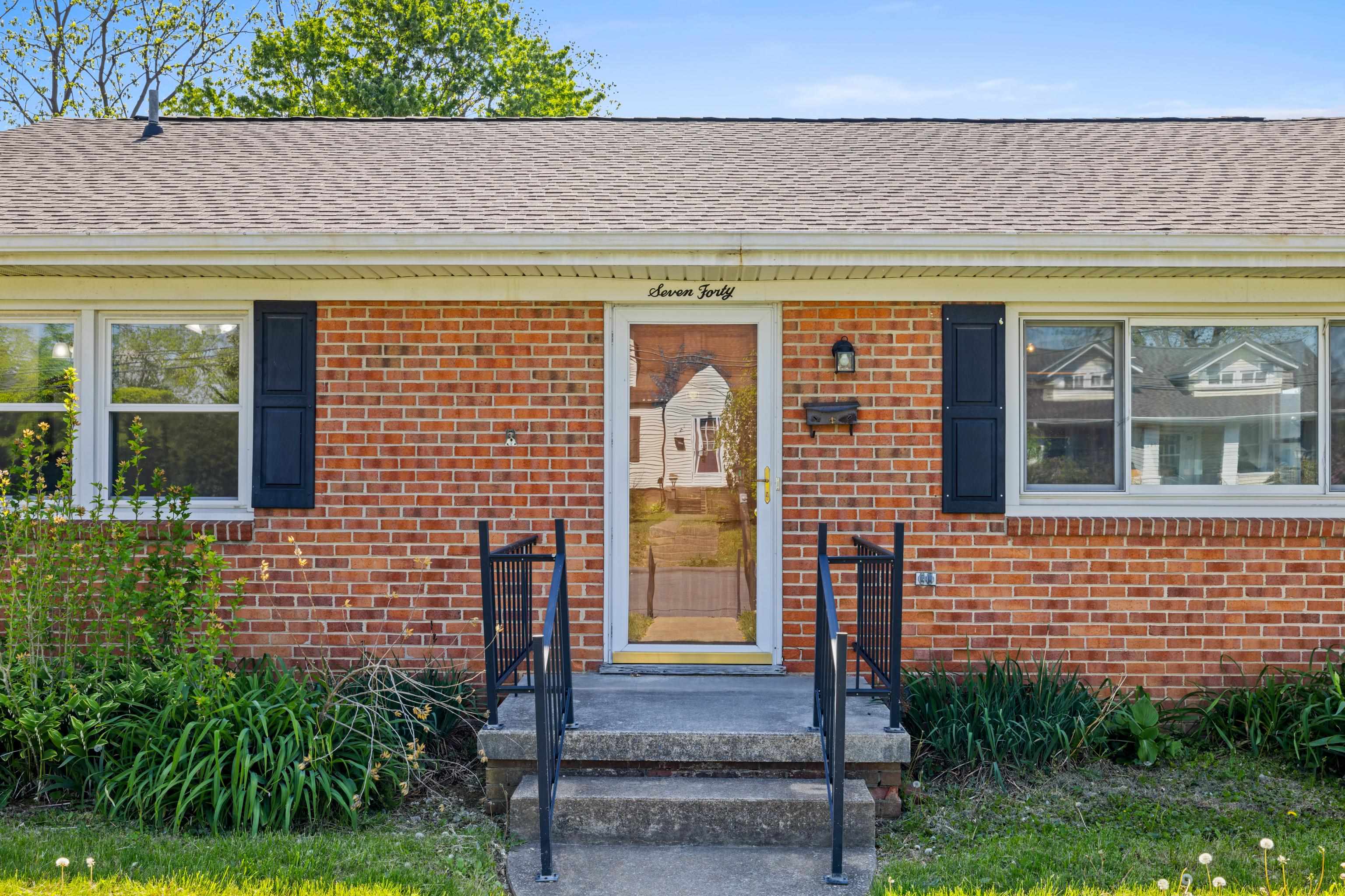 740 SHERWOOD AVE, WAYNESBORO, Virginia 22980, 6 Bedrooms Bedrooms, ,2 BathroomsBathrooms,Residential,740 SHERWOOD AVE,676366 MLS # 676366