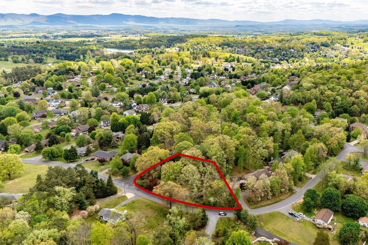 1235 CUMBERLAND DR, ROCKINGHAM, Virginia 22801, 6 Bedrooms Bedrooms, ,4 BathroomsBathrooms,Residential,1235 CUMBERLAND DR,676367 MLS # 676367