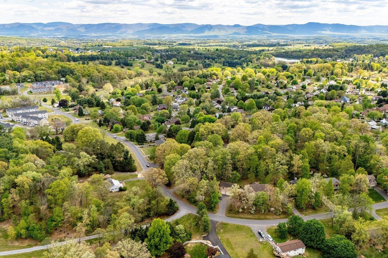 1235 CUMBERLAND DR, ROCKINGHAM, Virginia 22801, 6 Bedrooms Bedrooms, ,4 BathroomsBathrooms,Residential,1235 CUMBERLAND DR,676367 MLS # 676367