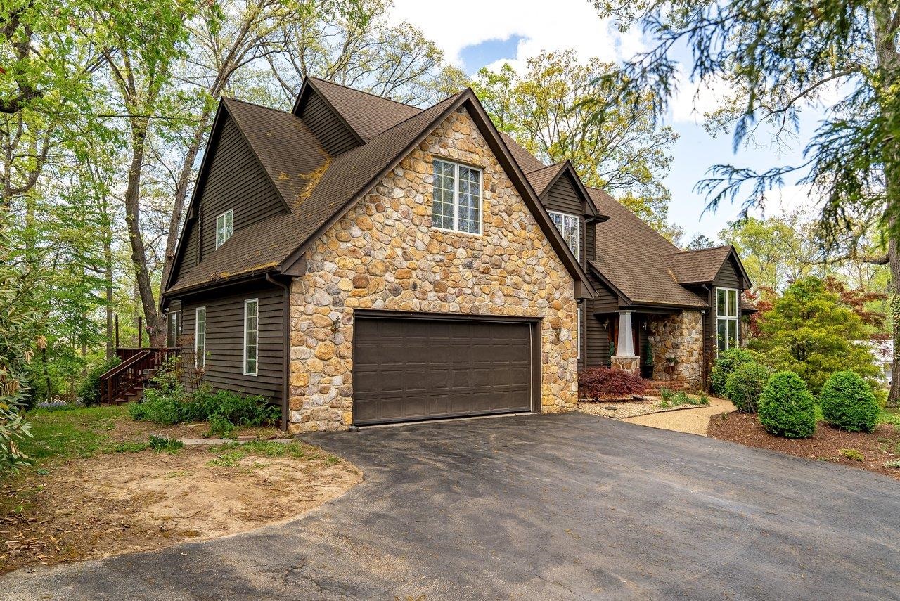 1235 CUMBERLAND DR, ROCKINGHAM, Virginia 22801, 6 Bedrooms Bedrooms, ,4 BathroomsBathrooms,Residential,1235 CUMBERLAND DR,676367 MLS # 676367