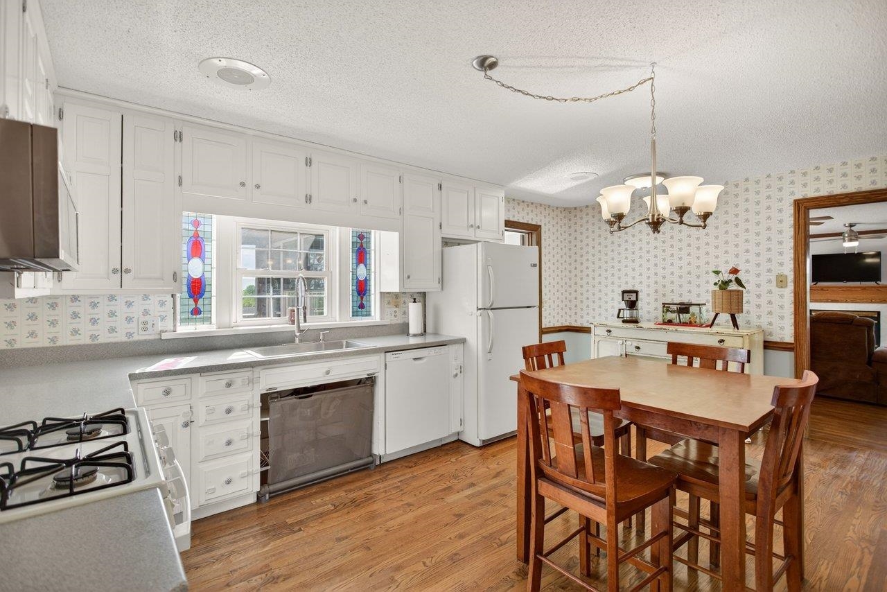 127 VALLEY VIEW AVE, MOUNT SIDNEY, Virginia 24467, 4 Bedrooms Bedrooms, ,3 BathroomsBathrooms,Residential,127 VALLEY VIEW AVE,676373 MLS # 676373