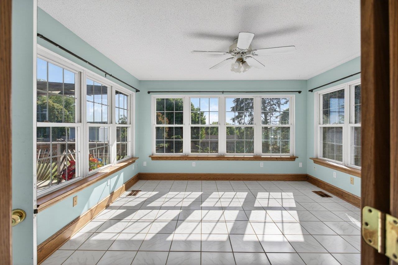 127 VALLEY VIEW AVE, MOUNT SIDNEY, Virginia 24467, 4 Bedrooms Bedrooms, ,3 BathroomsBathrooms,Residential,127 VALLEY VIEW AVE,676373 MLS # 676373