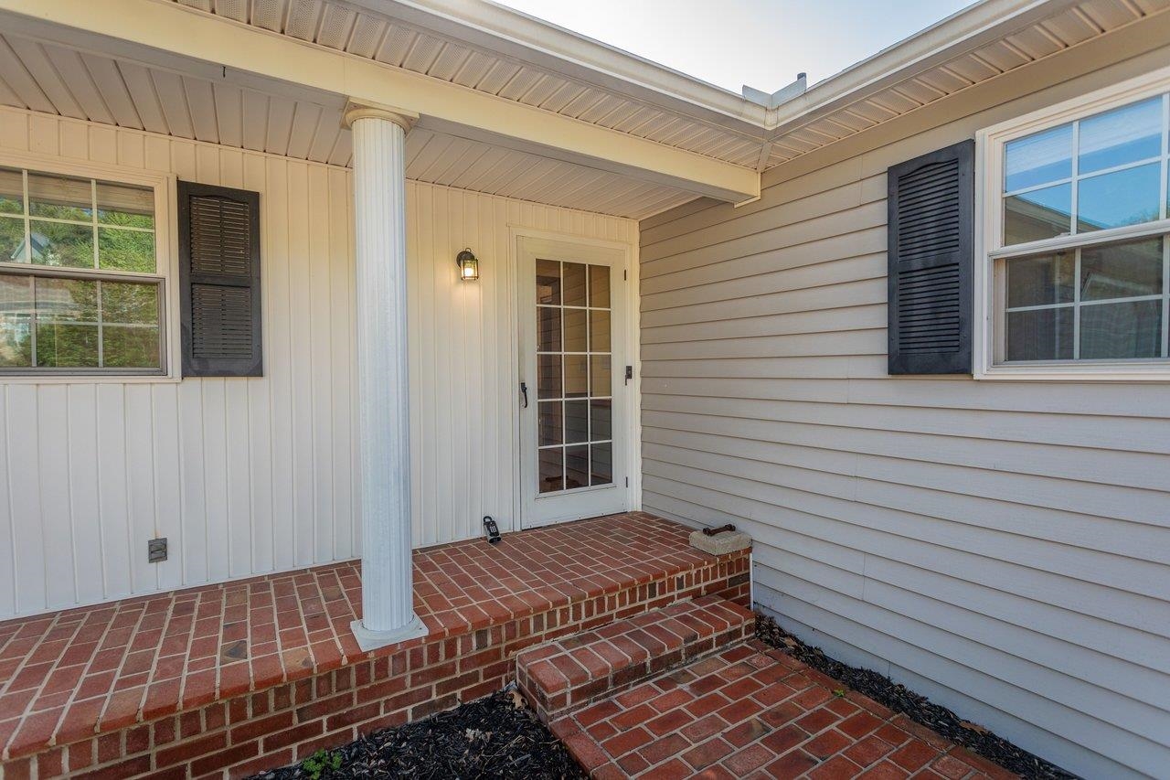 127 VALLEY VIEW AVE, MOUNT SIDNEY, Virginia 24467, 4 Bedrooms Bedrooms, ,3 BathroomsBathrooms,Residential,127 VALLEY VIEW AVE,676373 MLS # 676373