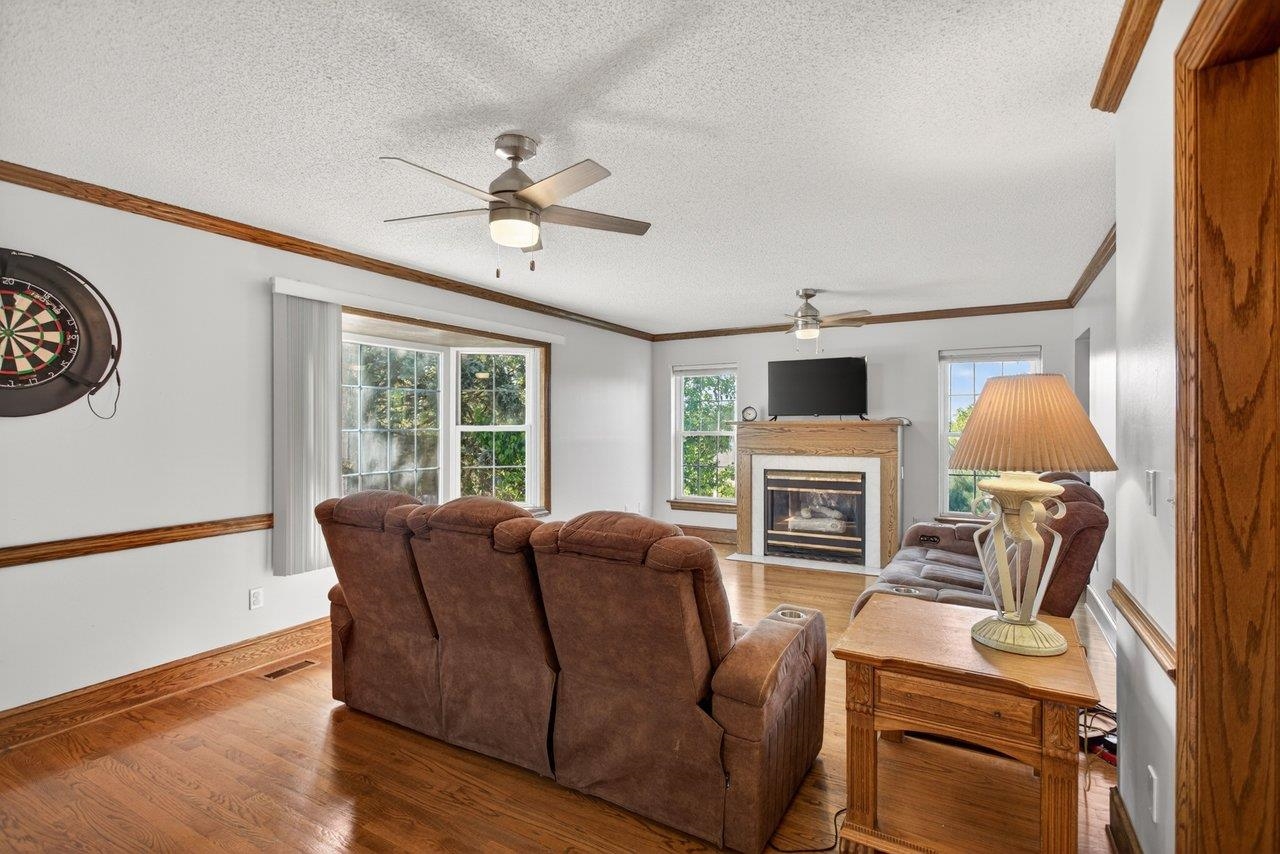 127 VALLEY VIEW AVE, MOUNT SIDNEY, Virginia 24467, 4 Bedrooms Bedrooms, ,3 BathroomsBathrooms,Residential,127 VALLEY VIEW AVE,676373 MLS # 676373