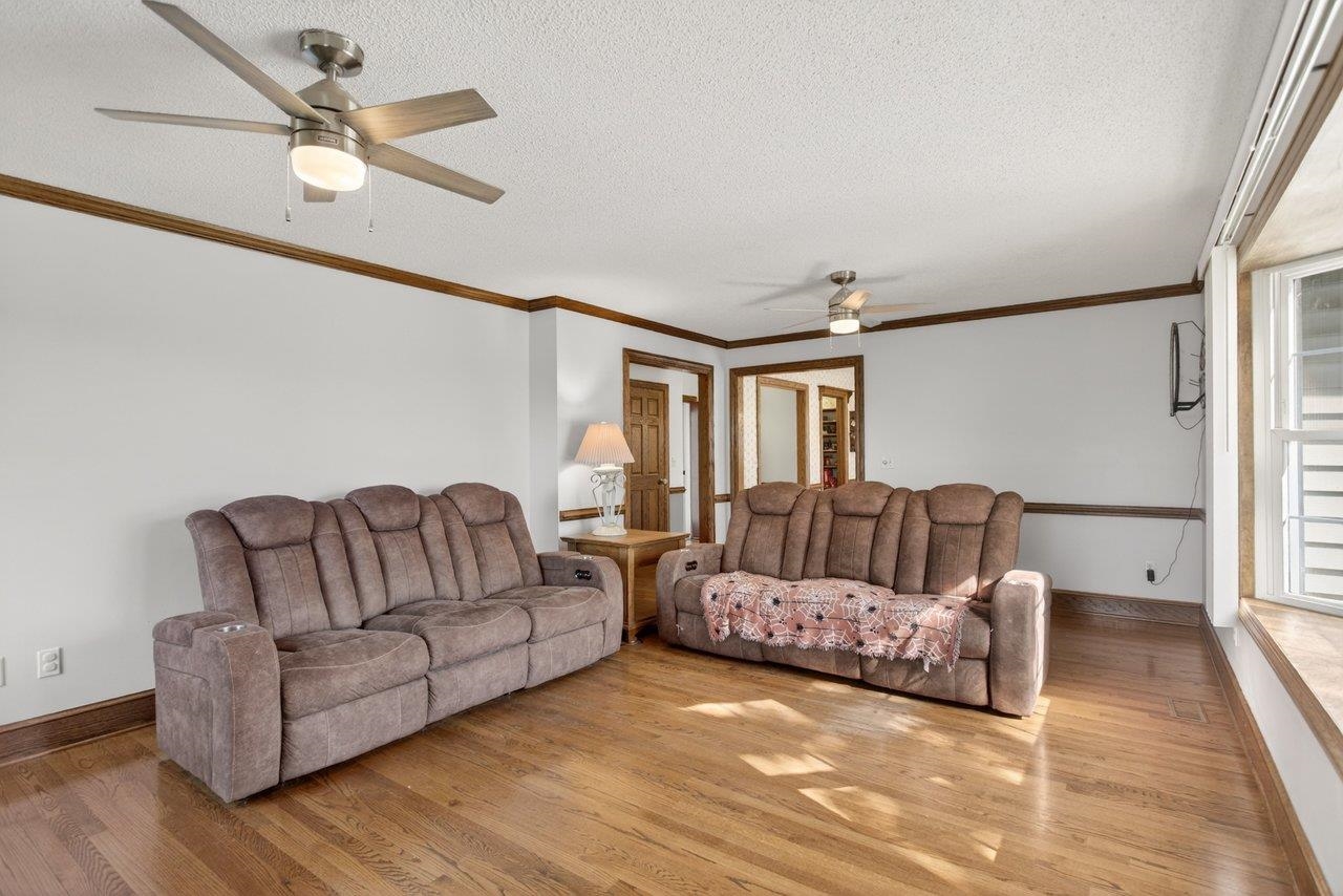 127 VALLEY VIEW AVE, MOUNT SIDNEY, Virginia 24467, 4 Bedrooms Bedrooms, ,3 BathroomsBathrooms,Residential,127 VALLEY VIEW AVE,676373 MLS # 676373