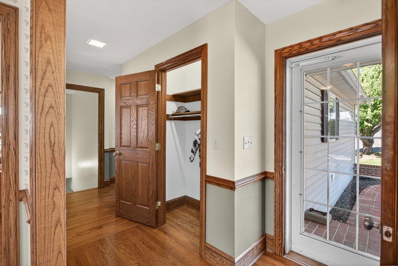 127 VALLEY VIEW AVE, MOUNT SIDNEY, Virginia 24467, 4 Bedrooms Bedrooms, ,3 BathroomsBathrooms,Residential,127 VALLEY VIEW AVE,676373 MLS # 676373