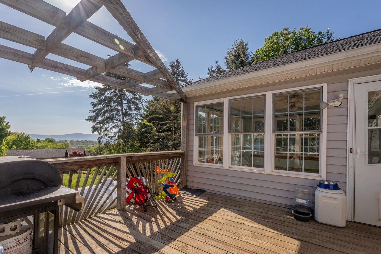 127 VALLEY VIEW AVE, MOUNT SIDNEY, Virginia 24467, 4 Bedrooms Bedrooms, ,3 BathroomsBathrooms,Residential,127 VALLEY VIEW AVE,676373 MLS # 676373