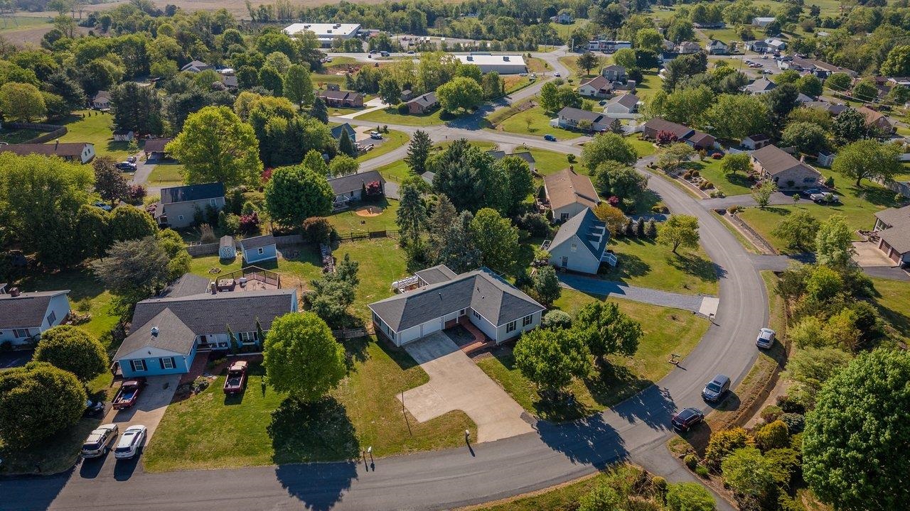 127 VALLEY VIEW AVE, MOUNT SIDNEY, Virginia 24467, 4 Bedrooms Bedrooms, ,3 BathroomsBathrooms,Residential,127 VALLEY VIEW AVE,676373 MLS # 676373