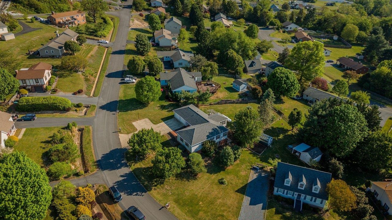 127 VALLEY VIEW AVE, MOUNT SIDNEY, Virginia 24467, 4 Bedrooms Bedrooms, ,3 BathroomsBathrooms,Residential,127 VALLEY VIEW AVE,676373 MLS # 676373