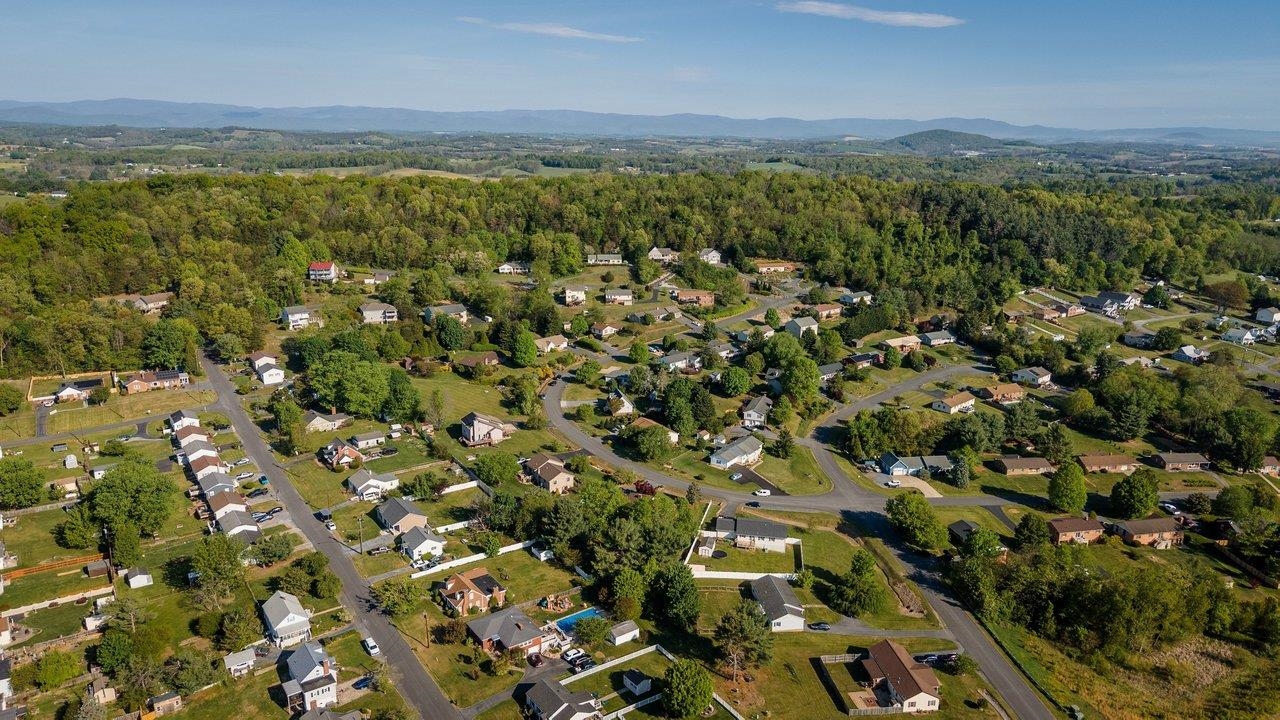 127 VALLEY VIEW AVE, MOUNT SIDNEY, Virginia 24467, 4 Bedrooms Bedrooms, ,3 BathroomsBathrooms,Residential,127 VALLEY VIEW AVE,676373 MLS # 676373