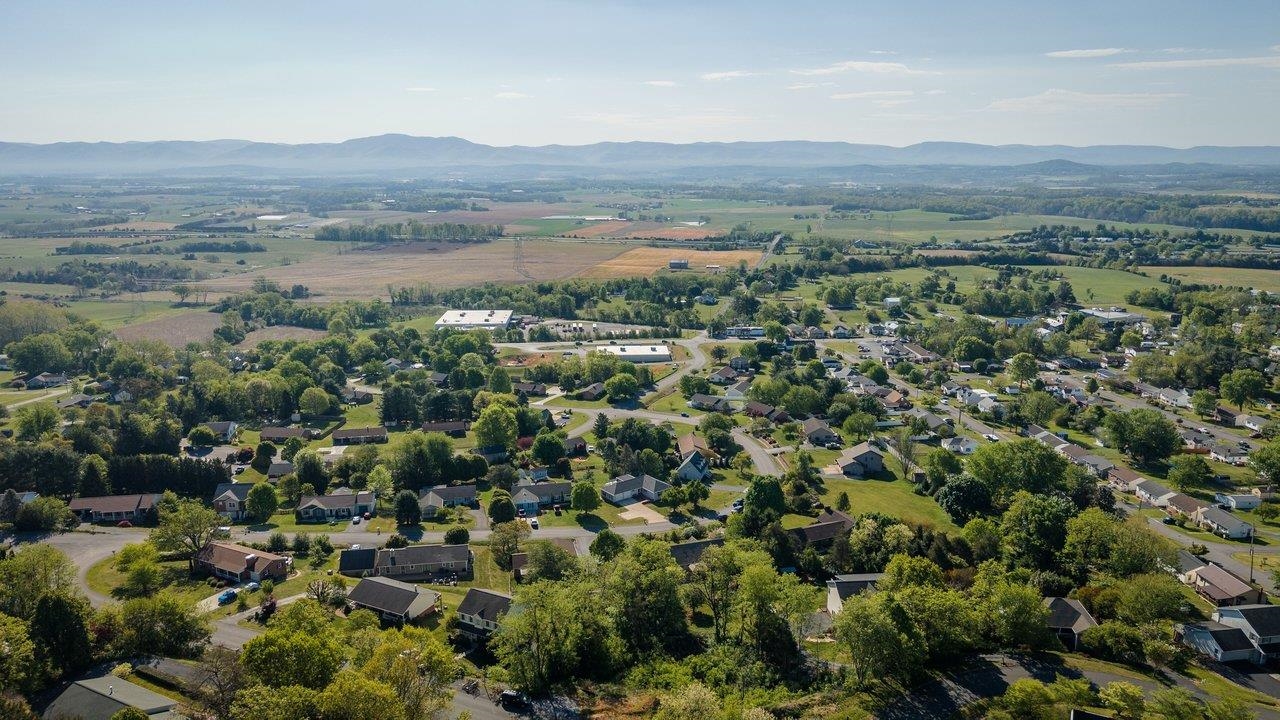 127 VALLEY VIEW AVE, MOUNT SIDNEY, Virginia 24467, 4 Bedrooms Bedrooms, ,3 BathroomsBathrooms,Residential,127 VALLEY VIEW AVE,676373 MLS # 676373