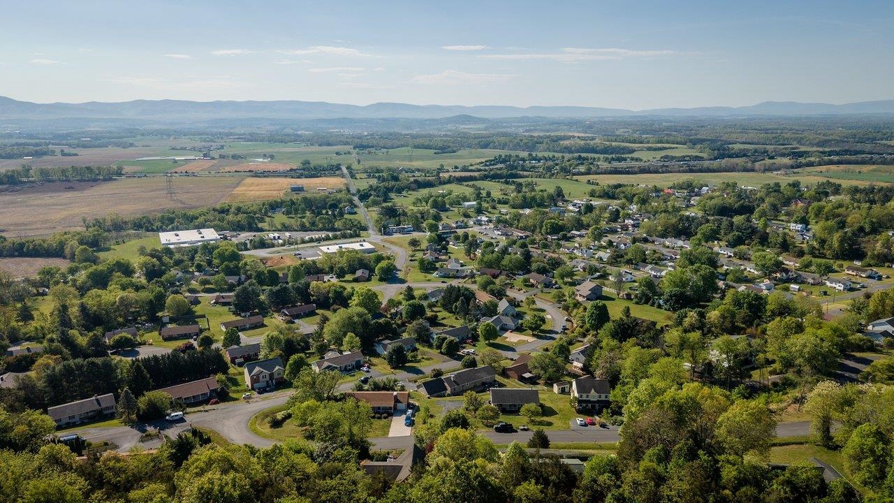 127 VALLEY VIEW AVE, MOUNT SIDNEY, Virginia 24467, 4 Bedrooms Bedrooms, ,3 BathroomsBathrooms,Residential,127 VALLEY VIEW AVE,676373 MLS # 676373