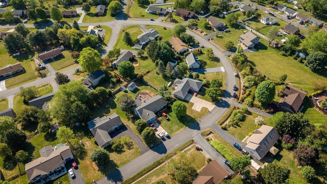 127 VALLEY VIEW AVE, MOUNT SIDNEY, Virginia 24467, 4 Bedrooms Bedrooms, ,3 BathroomsBathrooms,Residential,127 VALLEY VIEW AVE,676373 MLS # 676373