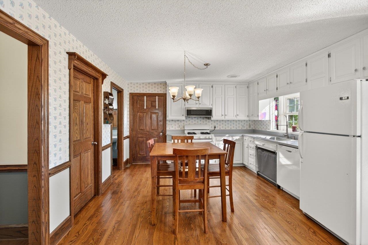 127 VALLEY VIEW AVE, MOUNT SIDNEY, Virginia 24467, 4 Bedrooms Bedrooms, ,3 BathroomsBathrooms,Residential,127 VALLEY VIEW AVE,676373 MLS # 676373