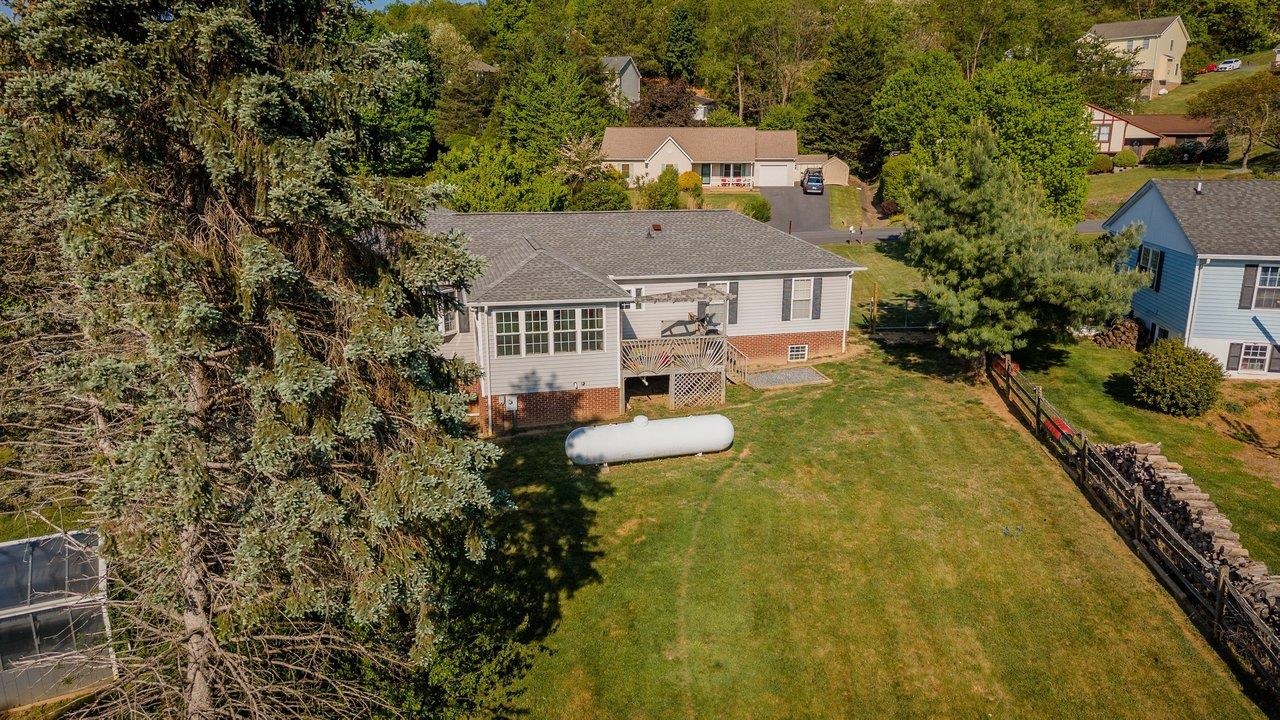 127 VALLEY VIEW AVE, MOUNT SIDNEY, Virginia 24467, 4 Bedrooms Bedrooms, ,3 BathroomsBathrooms,Residential,127 VALLEY VIEW AVE,676373 MLS # 676373