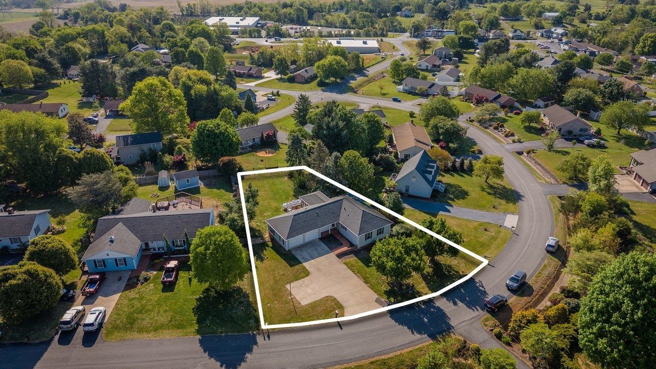 127 VALLEY VIEW AVE, MOUNT SIDNEY, Virginia 24467, 4 Bedrooms Bedrooms, ,3 BathroomsBathrooms,Residential,127 VALLEY VIEW AVE,676373 MLS # 676373