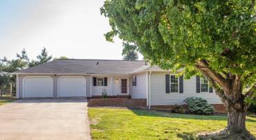 127 VALLEY VIEW AVE, MOUNT SIDNEY, Virginia 24467, 4 Bedrooms Bedrooms, ,3 BathroomsBathrooms,Residential,127 VALLEY VIEW AVE,676373 MLS # 676373