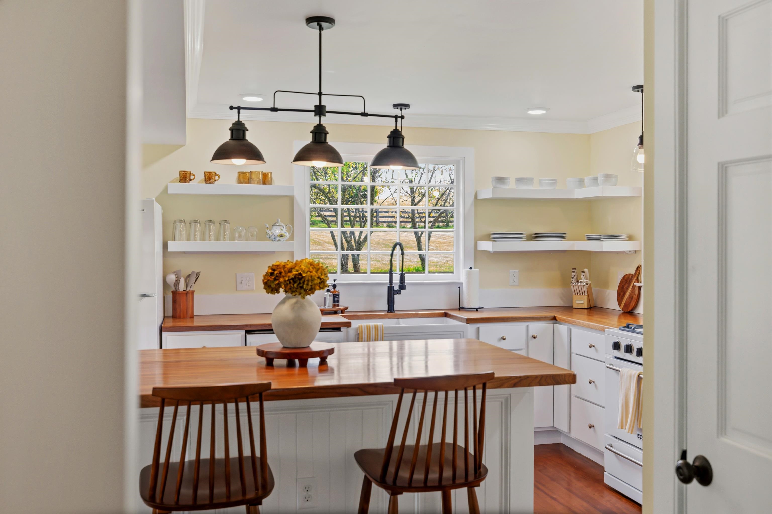 396 BELLEVUE LN, ROCKBRIDGE BATHS, Virginia 24473, 2 Bedrooms Bedrooms, ,2 BathroomsBathrooms,Residential,396 BELLEVUE LN,676374 MLS # 676374