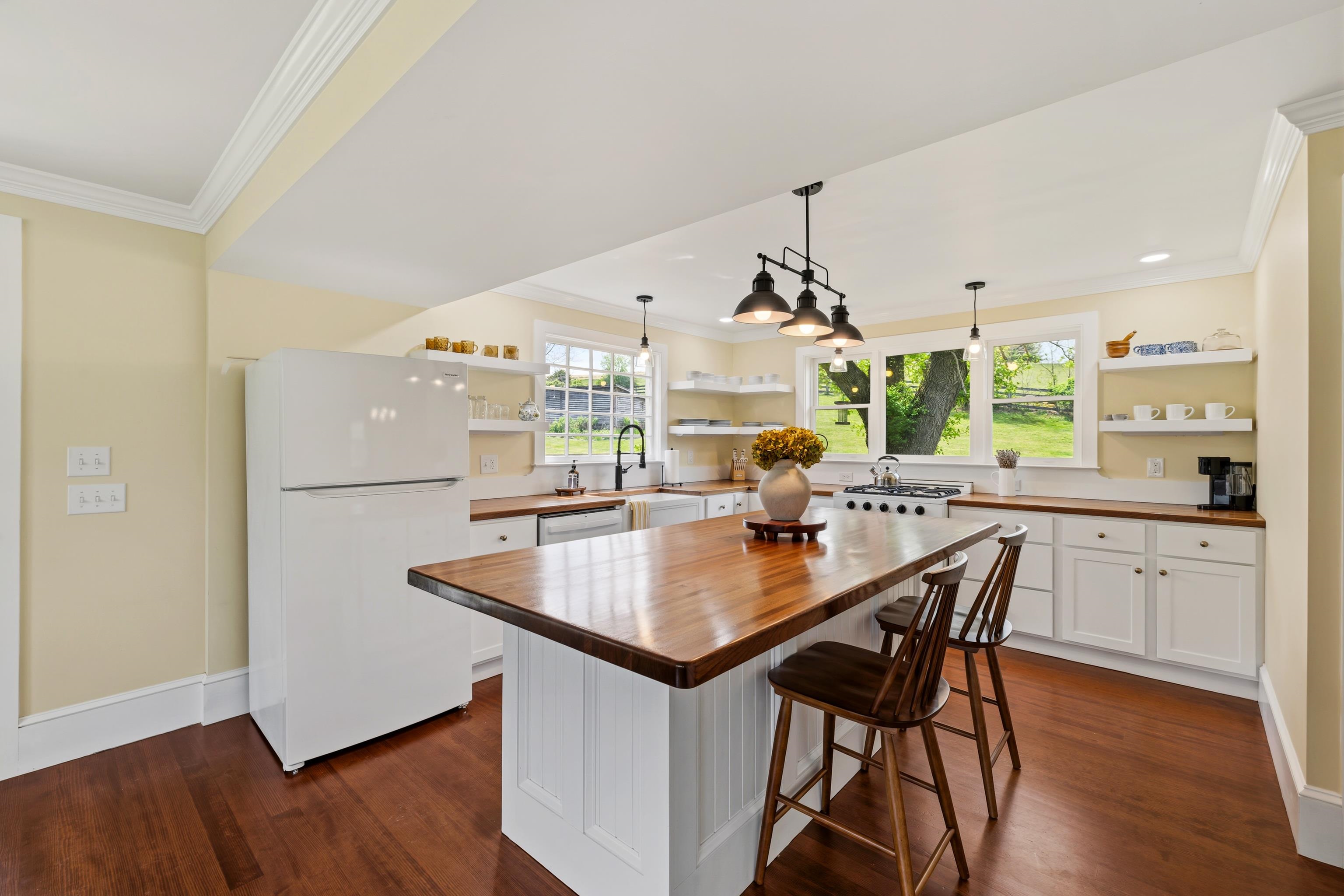 396 BELLEVUE LN, ROCKBRIDGE BATHS, Virginia 24473, 2 Bedrooms Bedrooms, ,2 BathroomsBathrooms,Residential,396 BELLEVUE LN,676374 MLS # 676374