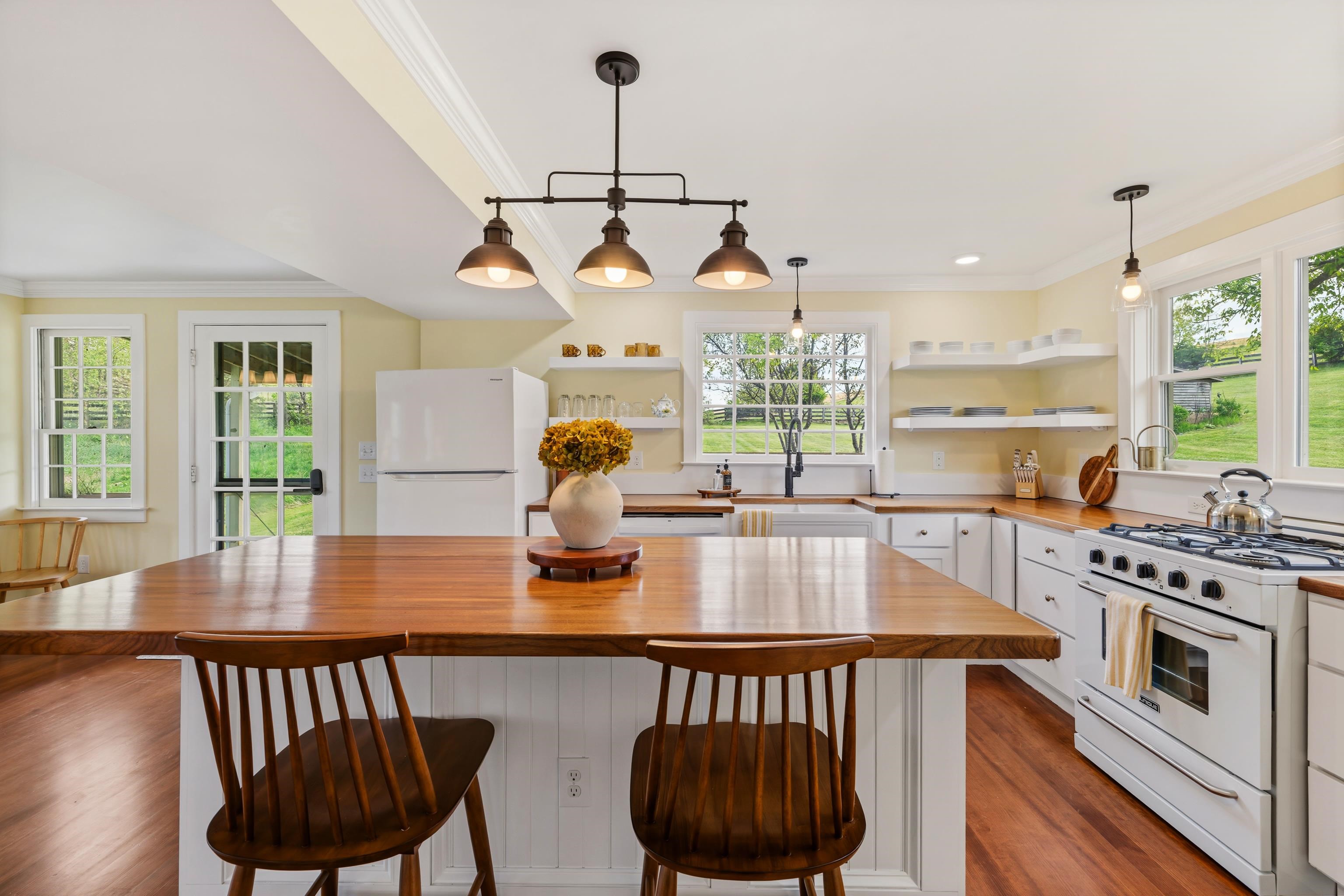 396 BELLEVUE LN, ROCKBRIDGE BATHS, Virginia 24473, 2 Bedrooms Bedrooms, ,2 BathroomsBathrooms,Residential,396 BELLEVUE LN,676374 MLS # 676374