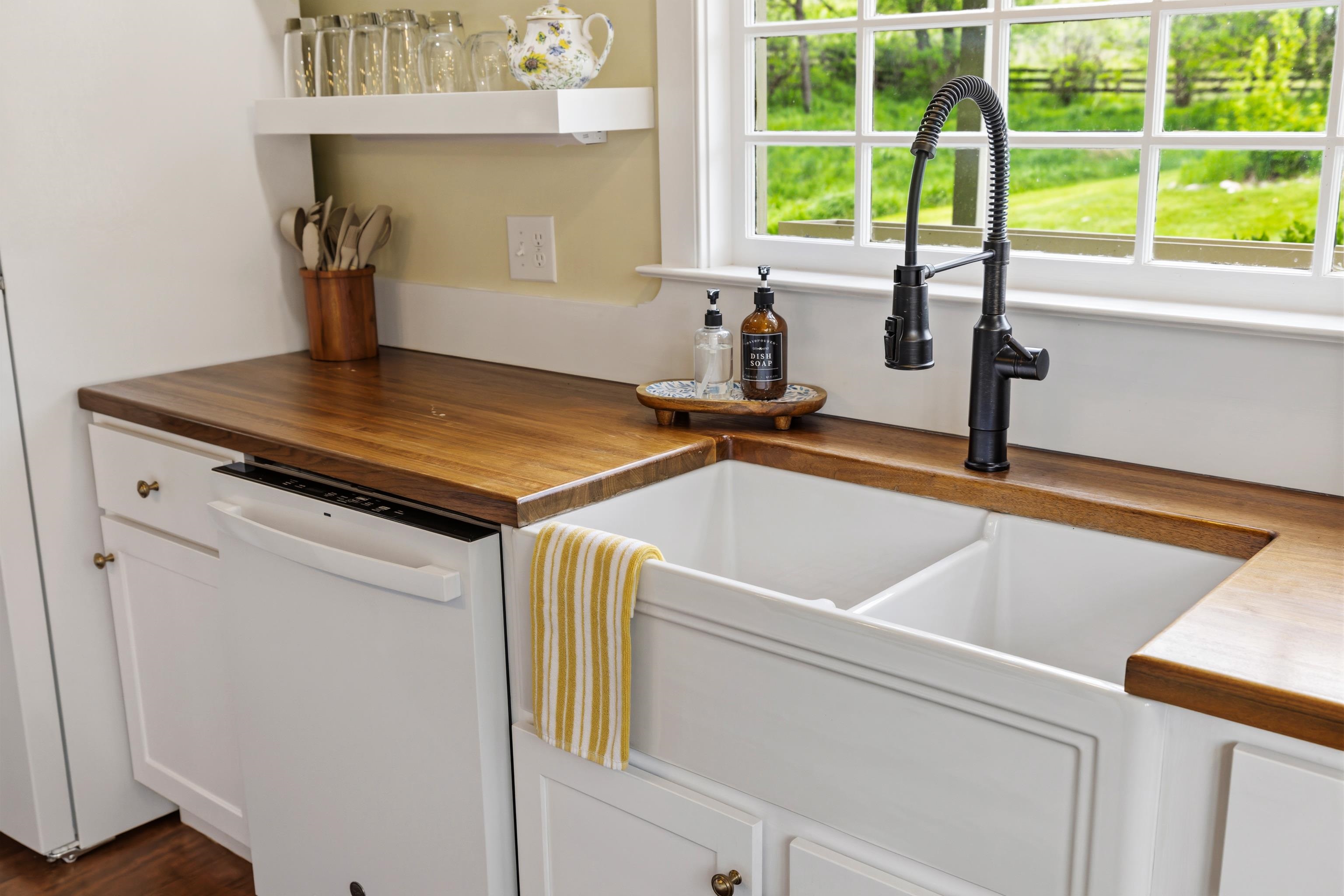 396 BELLEVUE LN, ROCKBRIDGE BATHS, Virginia 24473, 2 Bedrooms Bedrooms, ,2 BathroomsBathrooms,Residential,396 BELLEVUE LN,676374 MLS # 676374