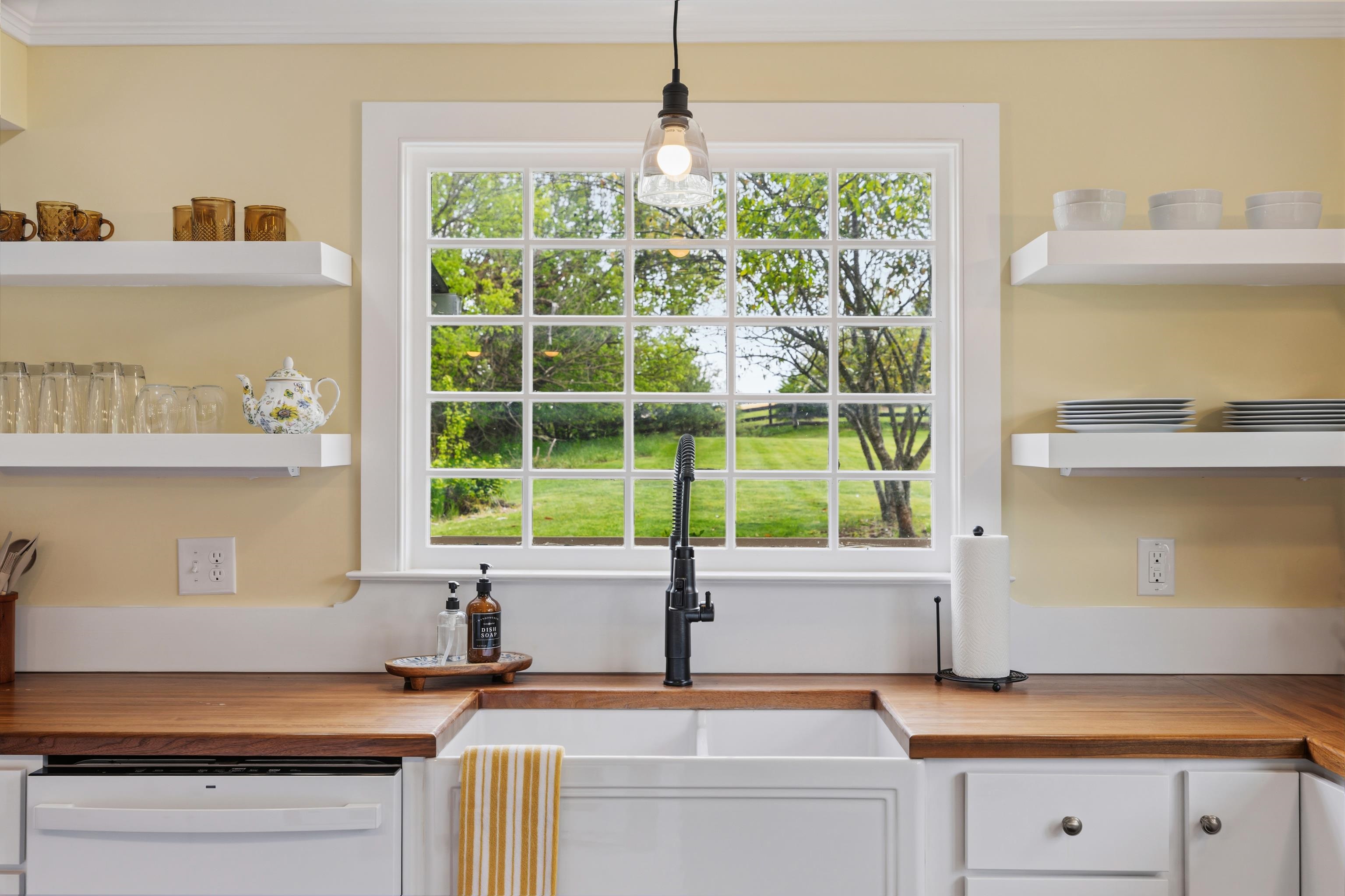 396 BELLEVUE LN, ROCKBRIDGE BATHS, Virginia 24473, 2 Bedrooms Bedrooms, ,2 BathroomsBathrooms,Residential,396 BELLEVUE LN,676374 MLS # 676374