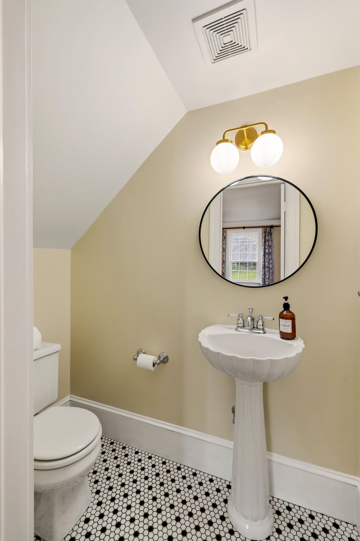 396 BELLEVUE LN, ROCKBRIDGE BATHS, Virginia 24473, 2 Bedrooms Bedrooms, ,2 BathroomsBathrooms,Residential,396 BELLEVUE LN,676374 MLS # 676374