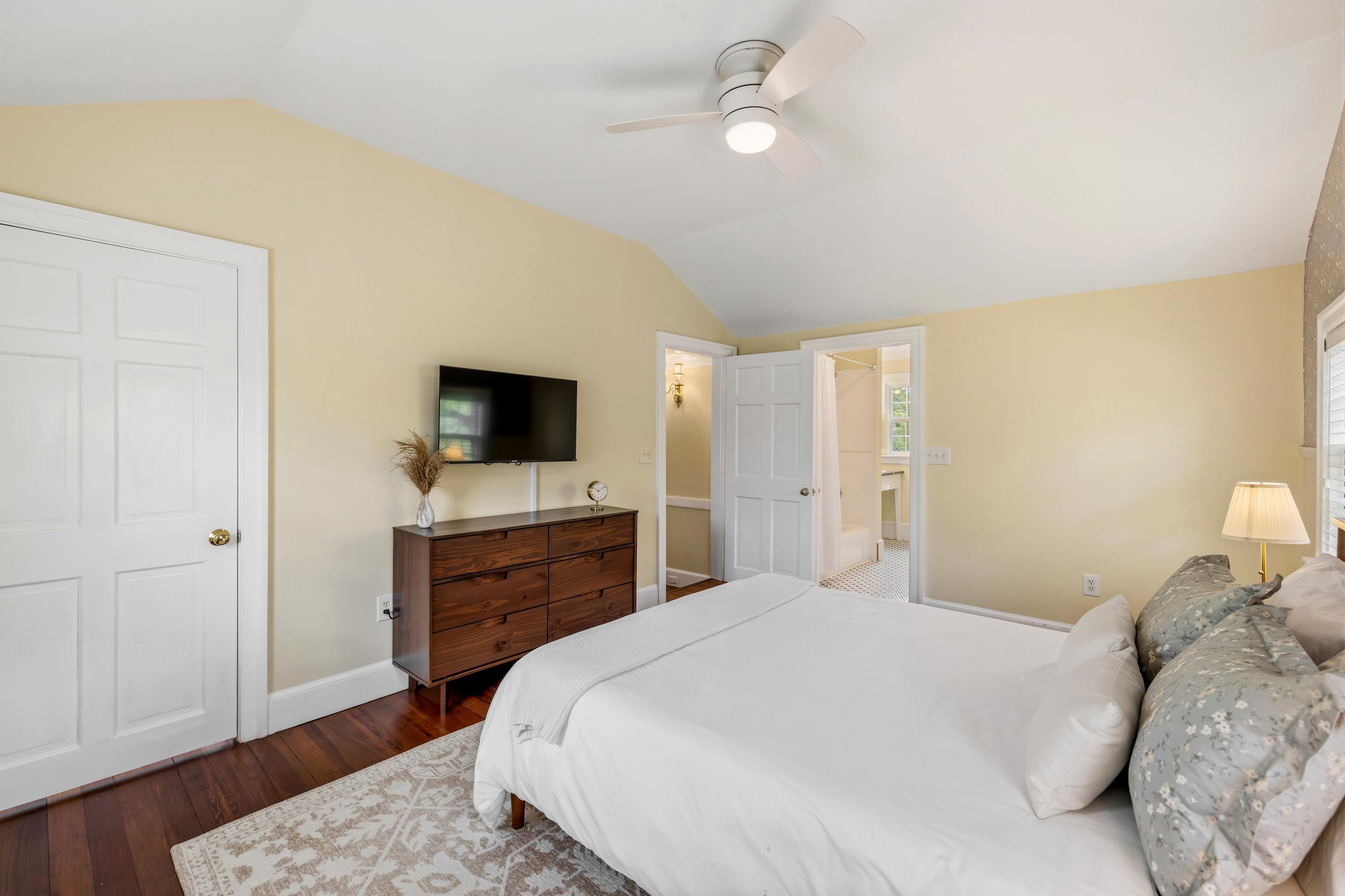 396 BELLEVUE LN, ROCKBRIDGE BATHS, Virginia 24473, 2 Bedrooms Bedrooms, ,2 BathroomsBathrooms,Residential,396 BELLEVUE LN,676374 MLS # 676374