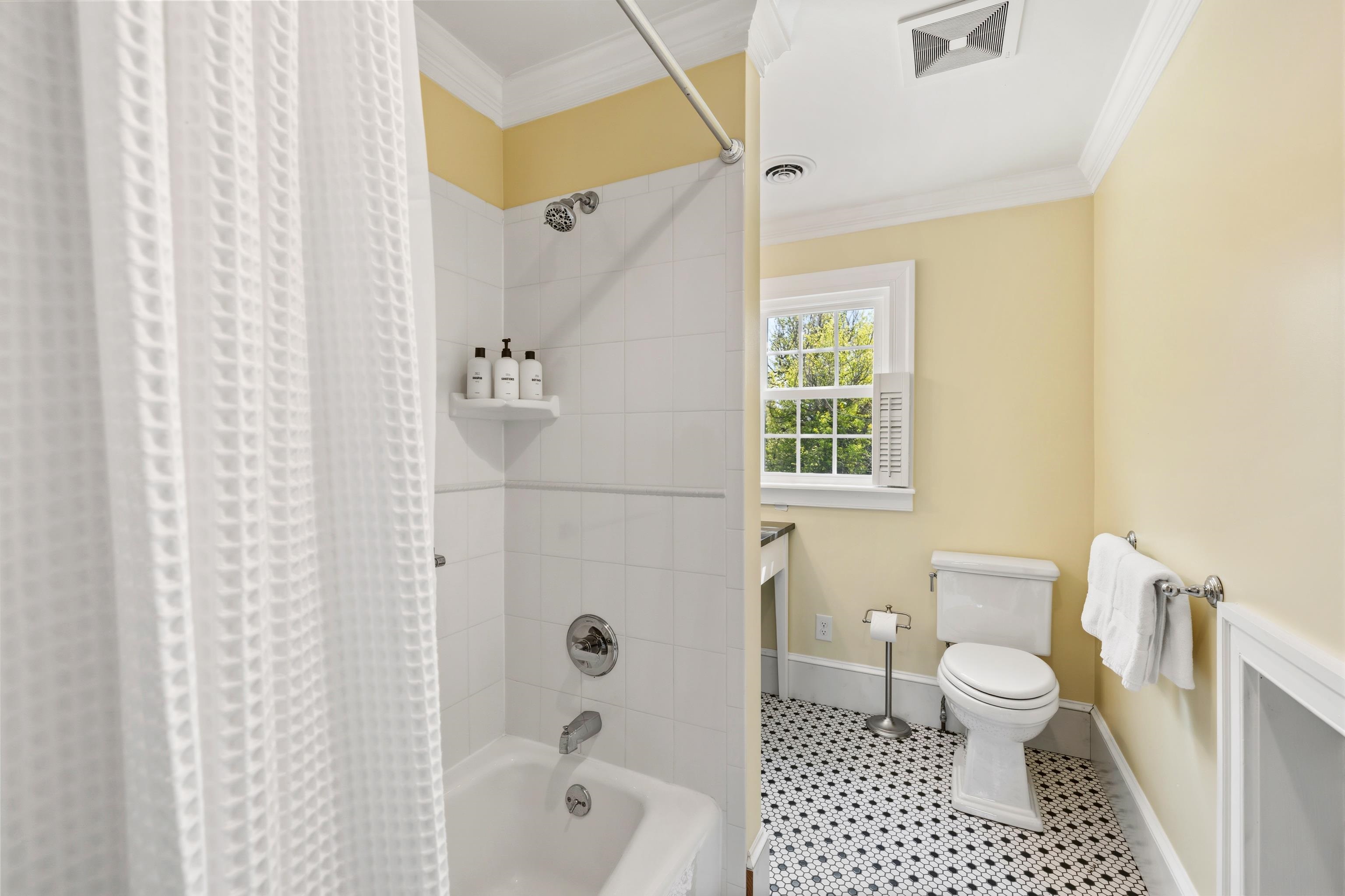 396 BELLEVUE LN, ROCKBRIDGE BATHS, Virginia 24473, 2 Bedrooms Bedrooms, ,2 BathroomsBathrooms,Residential,396 BELLEVUE LN,676374 MLS # 676374