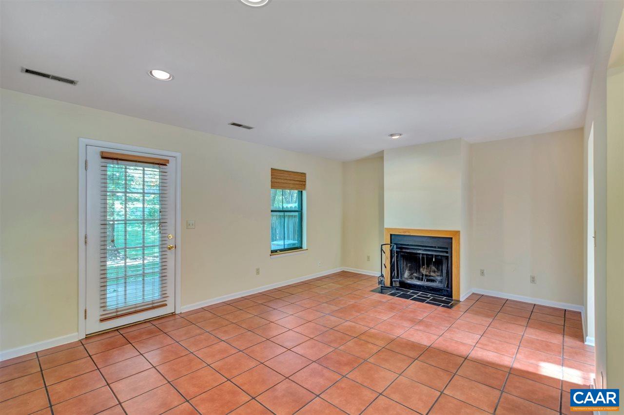 718 EXTON CT, CHARLOTTESVILLE, Virginia 22901, 2 Bedrooms Bedrooms, ,1 BathroomBathrooms,Residential,718 EXTON CT,676378 MLS # 676378