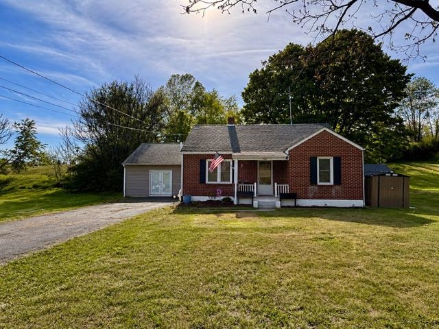 939 OLD WHITE HILL RD, STUARTS DRAFT, Virginia 24477, 3 Bedrooms Bedrooms, ,2 BathroomsBathrooms,Residential,939 OLD WHITE HILL RD,676386 MLS # 676386
