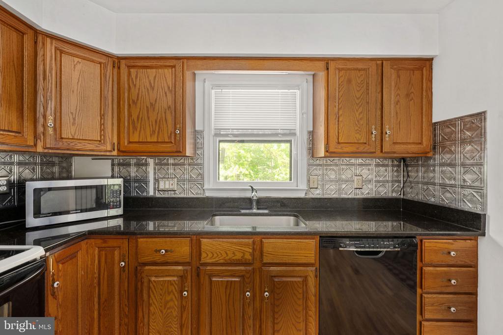 11154 ALUM SPRINGS RD, CULPEPER, Virginia 22701, 4 Bedrooms Bedrooms, ,3 BathroomsBathrooms,Residential,11154 ALUM SPRINGS RD,VACU2013362 MLS # VACU2013362