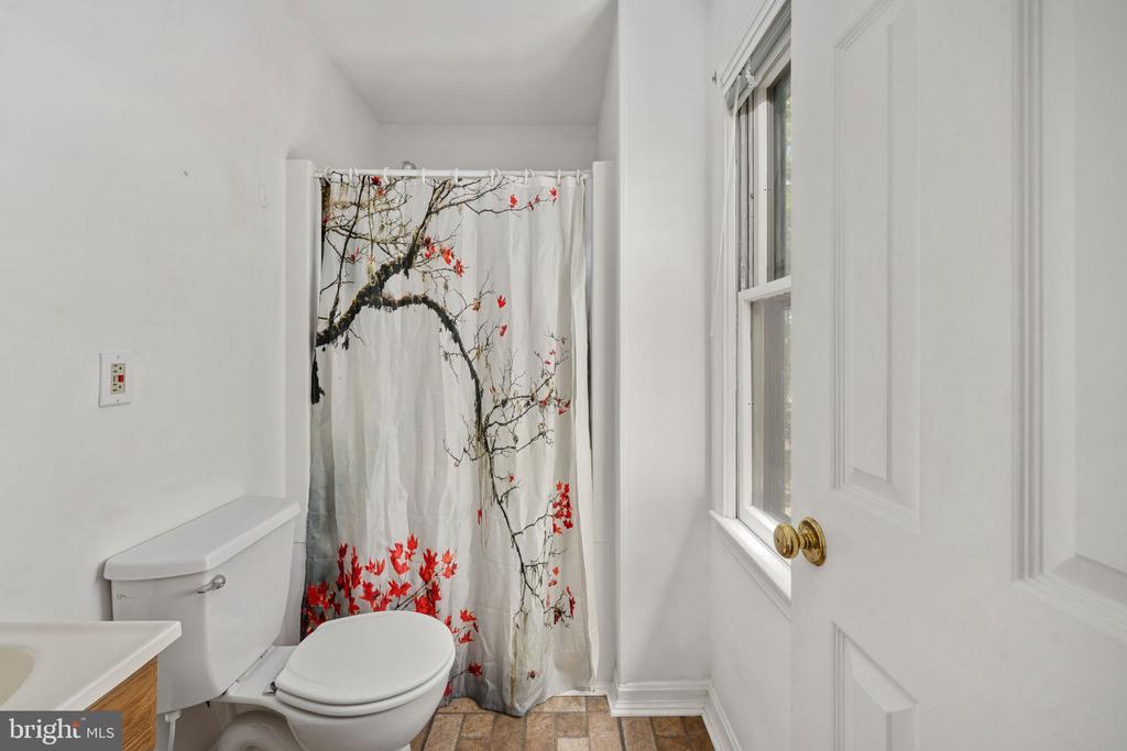 11154 ALUM SPRINGS RD, CULPEPER, Virginia 22701, 4 Bedrooms Bedrooms, ,3 BathroomsBathrooms,Residential,11154 ALUM SPRINGS RD,VACU2013362 MLS # VACU2013362