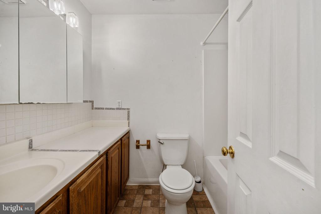 11154 ALUM SPRINGS RD, CULPEPER, Virginia 22701, 4 Bedrooms Bedrooms, ,3 BathroomsBathrooms,Residential,11154 ALUM SPRINGS RD,VACU2013362 MLS # VACU2013362