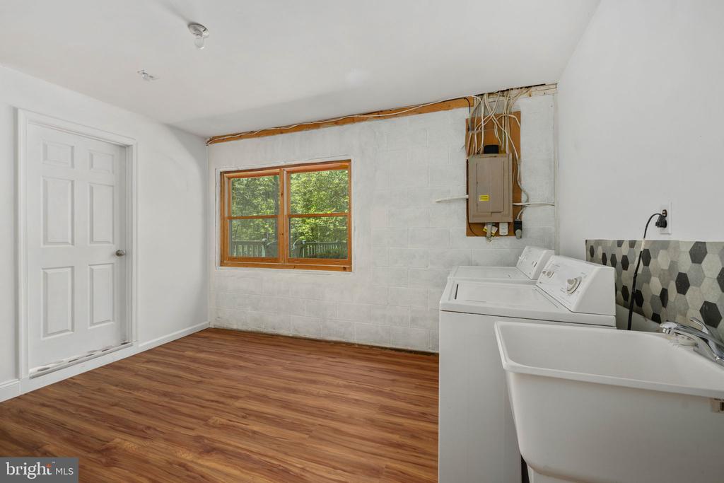 11154 ALUM SPRINGS RD, CULPEPER, Virginia 22701, 4 Bedrooms Bedrooms, ,3 BathroomsBathrooms,Residential,11154 ALUM SPRINGS RD,VACU2013362 MLS # VACU2013362