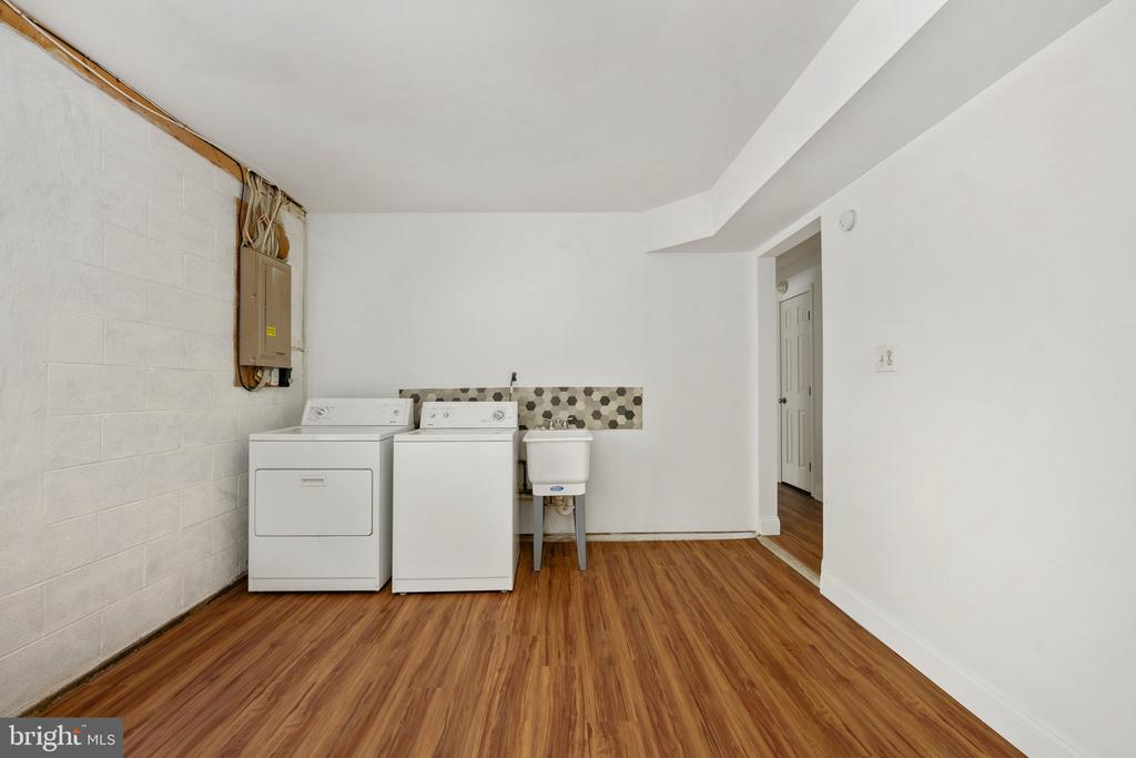 11154 ALUM SPRINGS RD, CULPEPER, Virginia 22701, 4 Bedrooms Bedrooms, ,3 BathroomsBathrooms,Residential,11154 ALUM SPRINGS RD,VACU2013362 MLS # VACU2013362