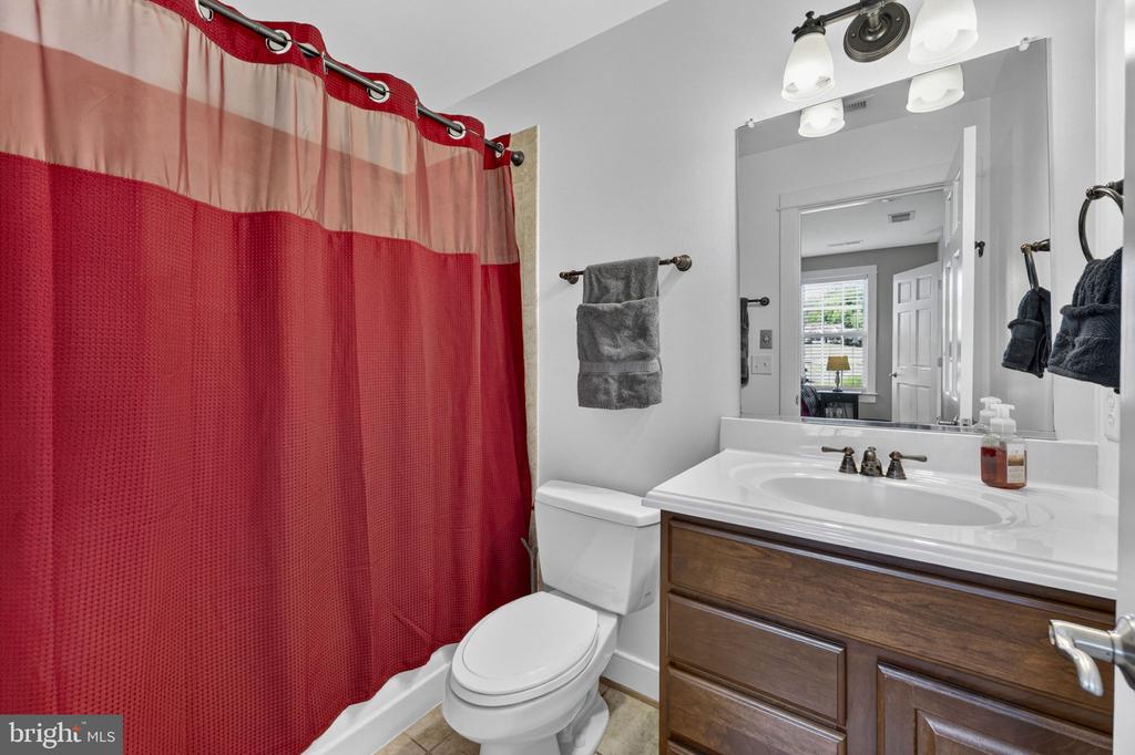 18438 SNAFFLE LN, CULPEPER, Virginia 22701, 4 Bedrooms Bedrooms, ,4 BathroomsBathrooms,Residential,18438 SNAFFLE LN,VACU2013402 MLS # VACU2013402