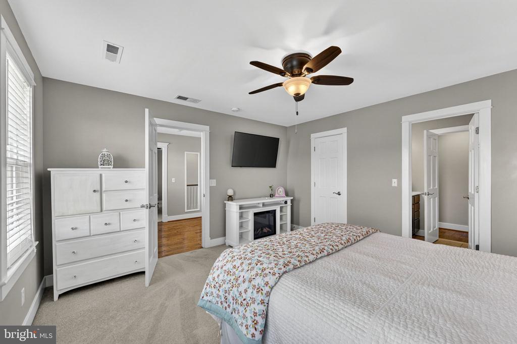 18438 SNAFFLE LN, CULPEPER, Virginia 22701, 4 Bedrooms Bedrooms, ,4 BathroomsBathrooms,Residential,18438 SNAFFLE LN,VACU2013402 MLS # VACU2013402