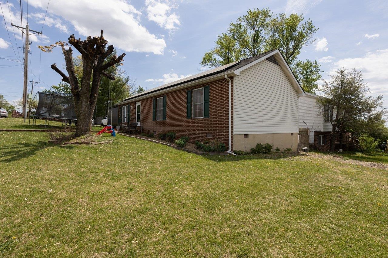 195 5TH ST, HARRISONBURG, Virginia 22802, 3 Bedrooms Bedrooms, ,2 BathroomsBathrooms,Residential,195 5TH ST,676388 MLS # 676388