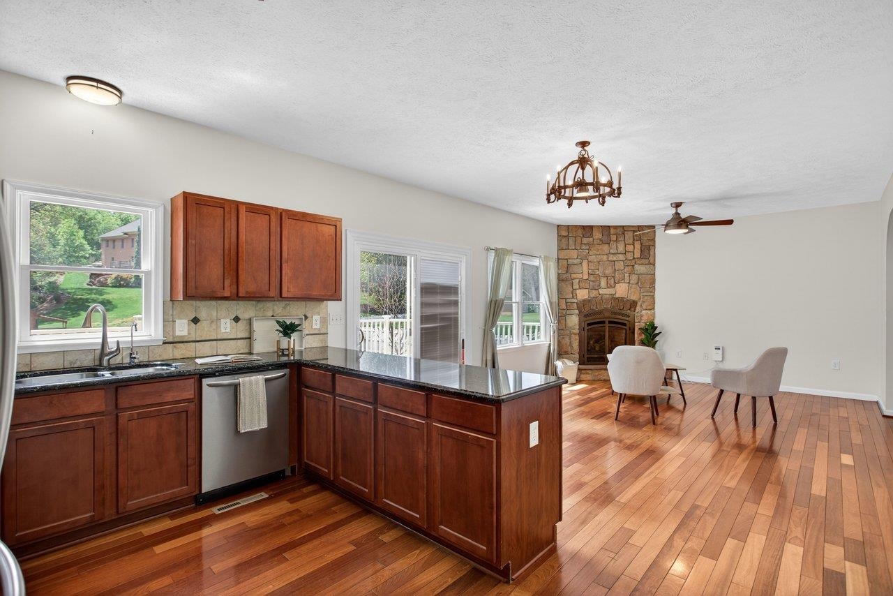3265 BERRYFIELD DR, ROCKINGHAM, Virginia 22801, 4 Bedrooms Bedrooms, ,3 BathroomsBathrooms,Residential,3265 BERRYFIELD DR,676394 MLS # 676394