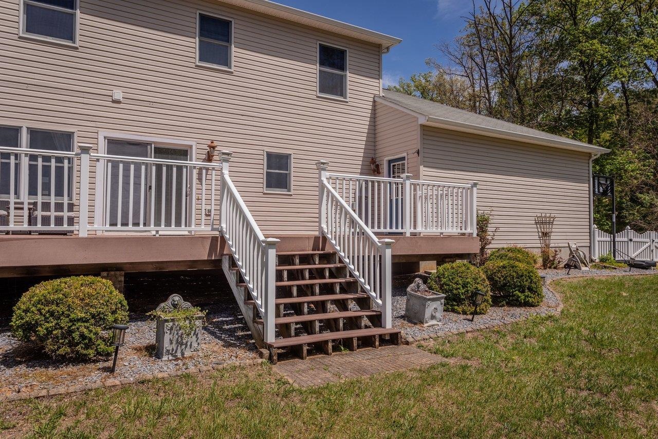 3265 BERRYFIELD DR, ROCKINGHAM, Virginia 22801, 4 Bedrooms Bedrooms, ,3 BathroomsBathrooms,Residential,3265 BERRYFIELD DR,676394 MLS # 676394