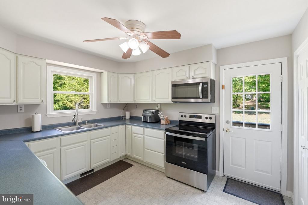19134 DUPONT LN, JEFFERSONTON, Virginia 22724, 3 Bedrooms Bedrooms, ,2 BathroomsBathrooms,Residential,19134 DUPONT LN,VACU2013438 MLS # VACU2013438